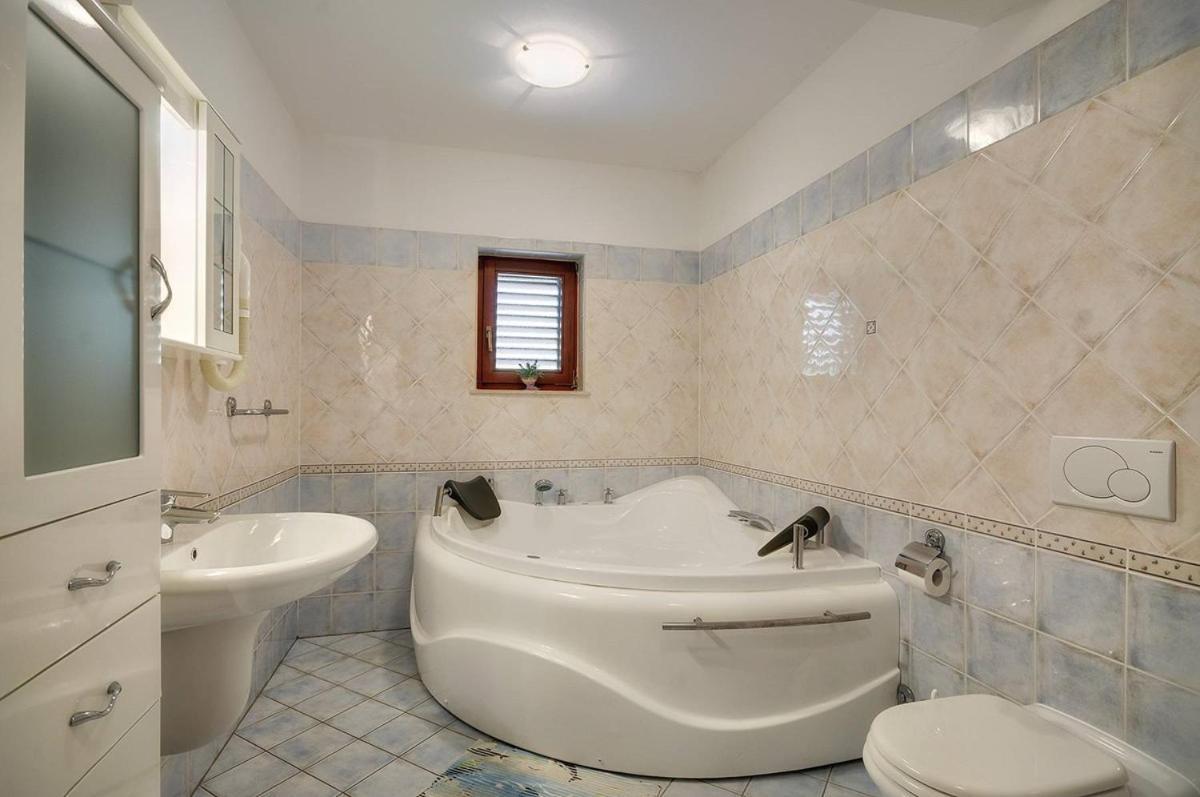 Villa Nina Медулин Экстерьер фото